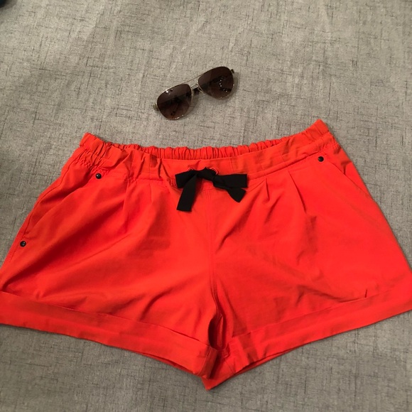 lululemon athletica Pants - Lululemon Spring Break Away Shorts Alarming